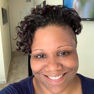 Meet your Posher, Carla